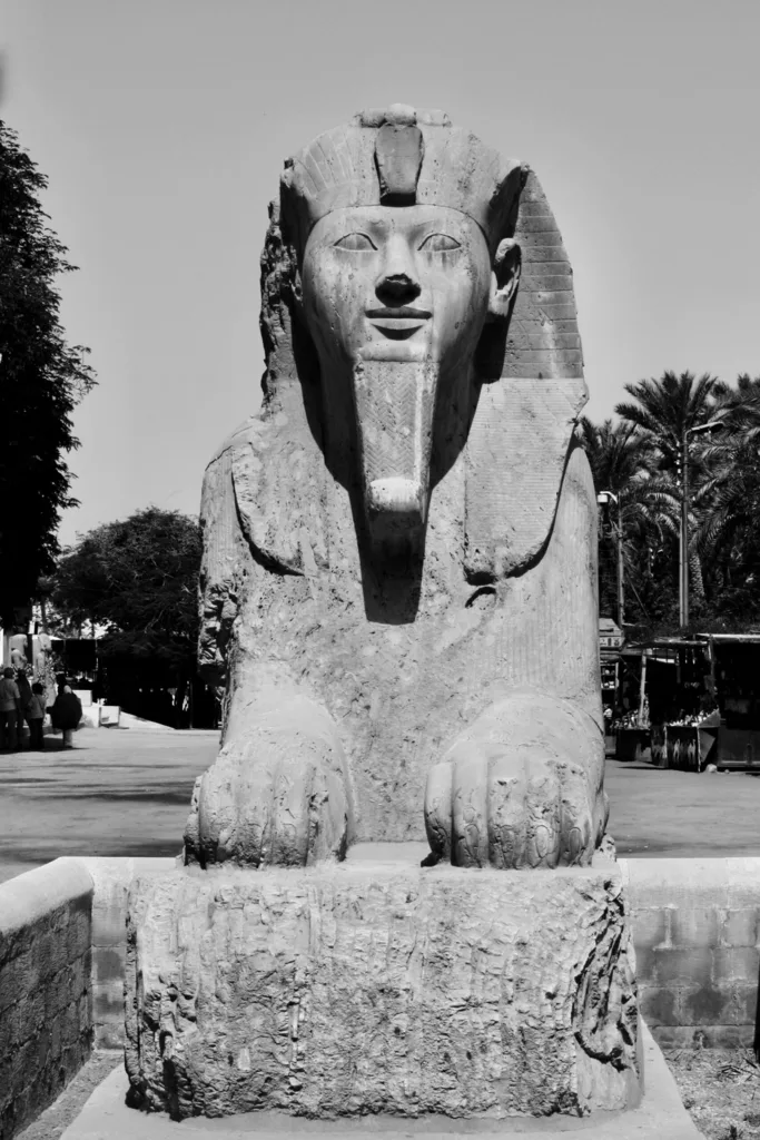 GUARDIAN OF THE AVENUE