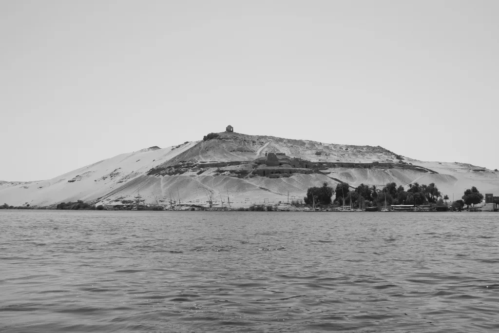 TOMBS ABOVE THE NILE