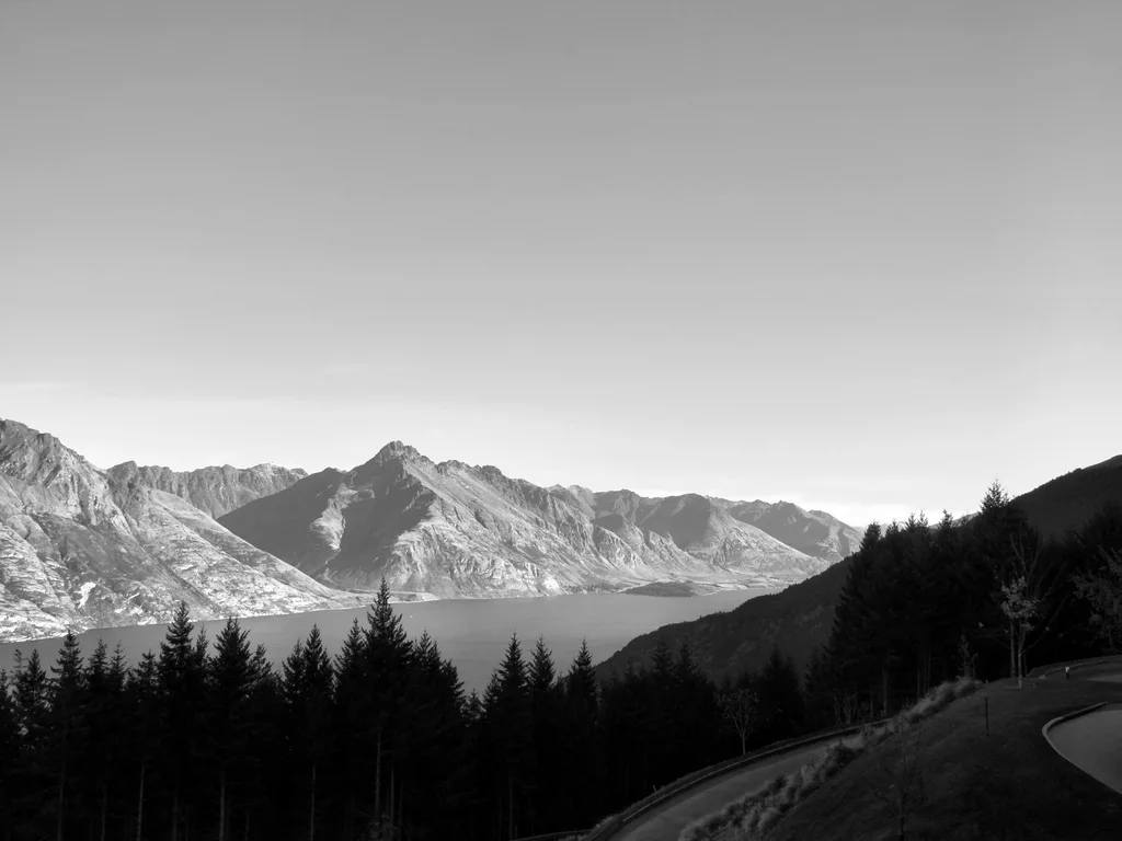 LOW HORIZON